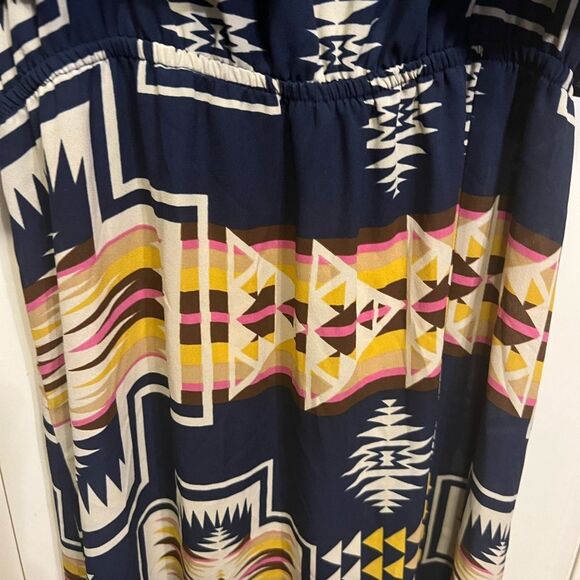 Multi color beautiful jumper
Eight Sixty Sz M - Picture 8 of 10